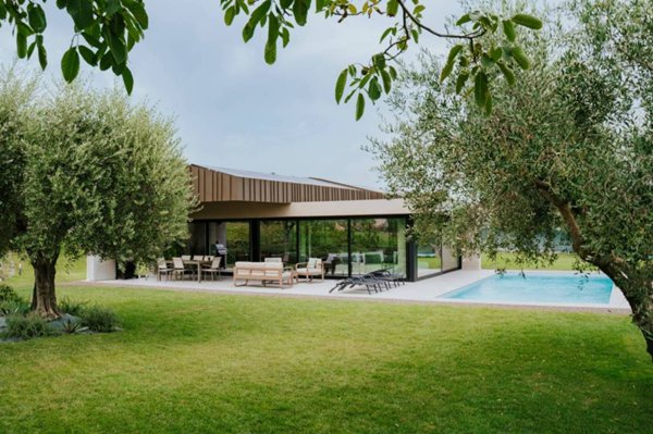 casa indipendente in vendita a Formello in zona Le Rughe