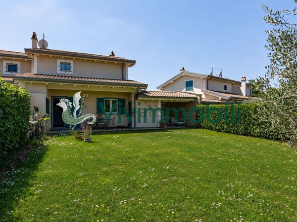casa indipendente in vendita a Formello in zona Le Rughe