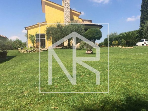 casa indipendente in vendita a Formello in zona Le Rughe