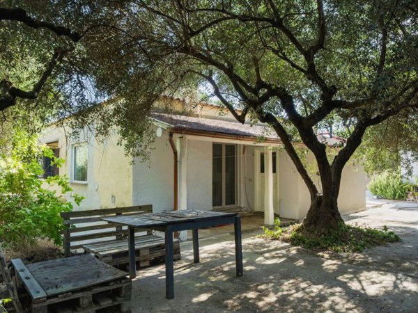casa indipendente in vendita a Formello in zona Le Rughe
