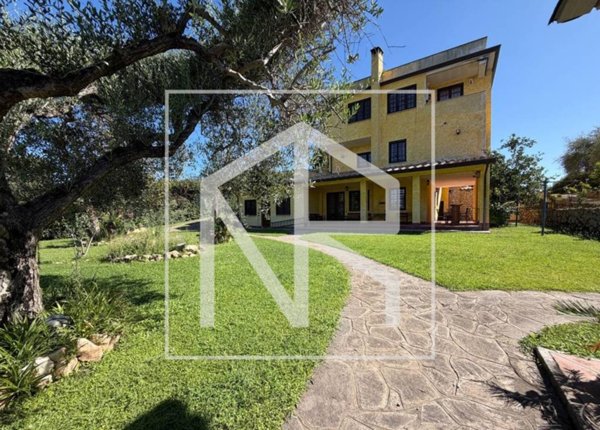 casa indipendente in vendita a Formello in zona Le Rughe