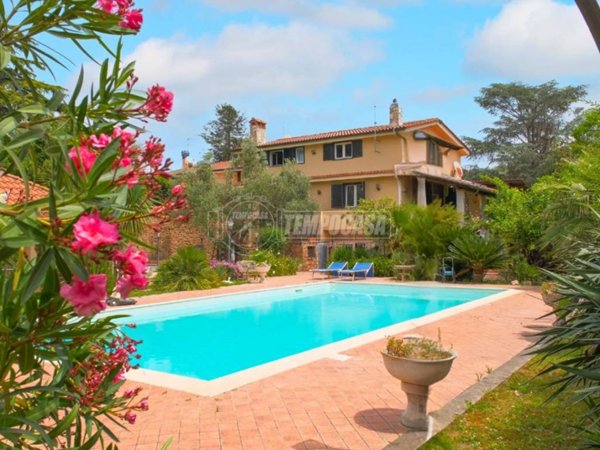 casa indipendente in vendita a Formello in zona Le Rughe