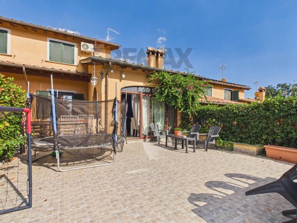 casa indipendente in vendita a Formello in zona Le Rughe