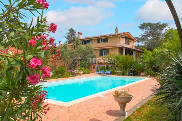 casa indipendente in vendita a Formello in zona Le Rughe