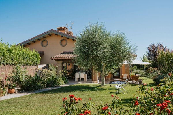casa indipendente in vendita a Formello in zona Le Rughe