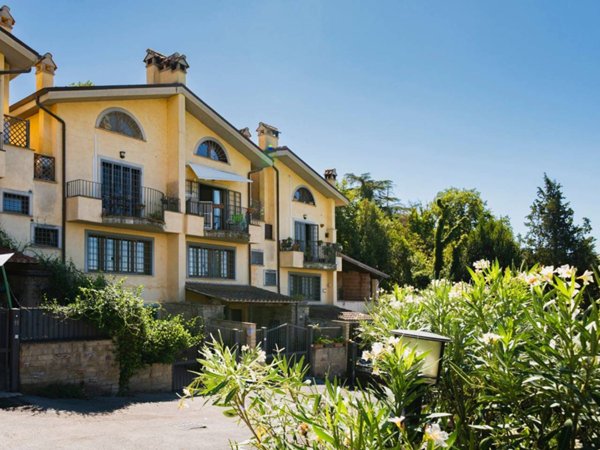casa indipendente in vendita a Formello in zona Le Rughe