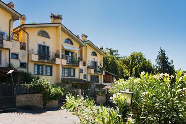 casa indipendente in vendita a Formello in zona Le Rughe