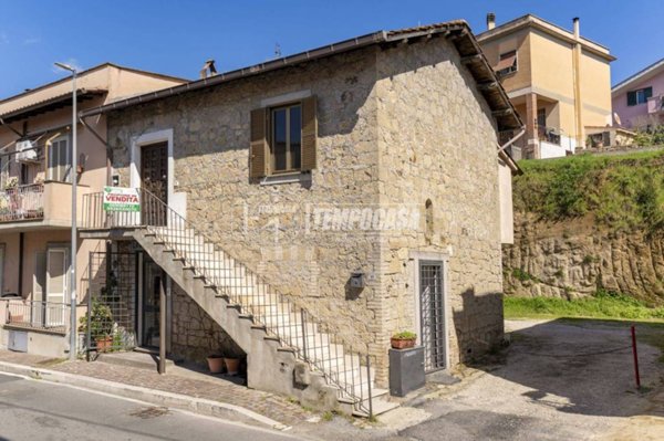 appartamento in vendita a Formello in zona Le Rughe