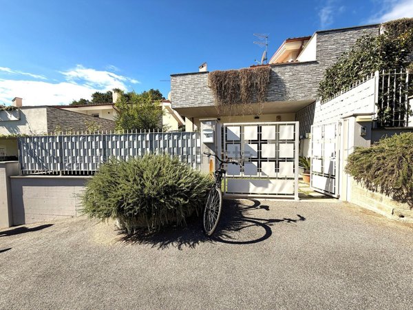 casa indipendente in vendita a Formello in zona Le Rughe