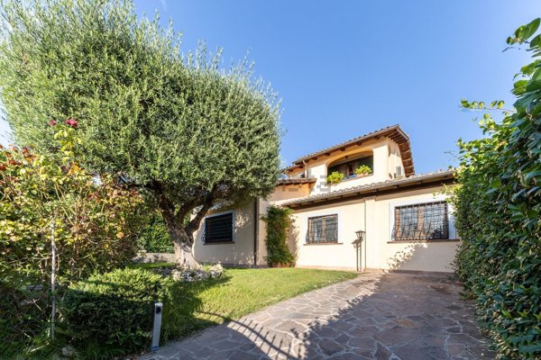 casa indipendente in vendita a Formello in zona Le Rughe