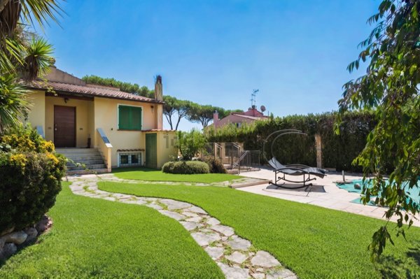 casa indipendente in vendita a Formello in zona Le Rughe