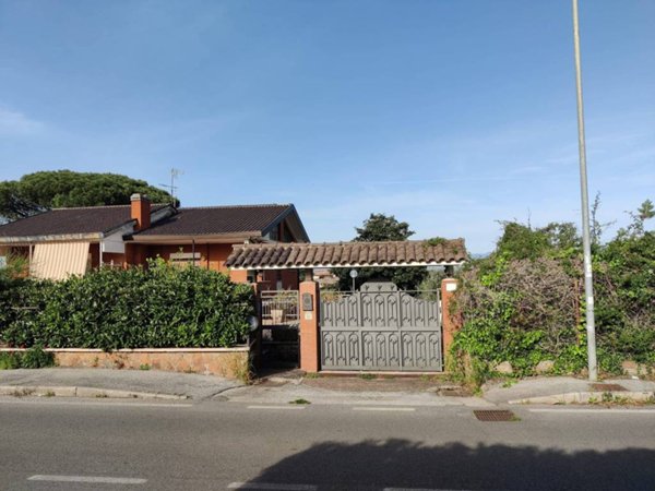 casa indipendente in vendita a Frascati in zona Cisternole