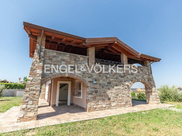 casa indipendente in vendita a Frascati