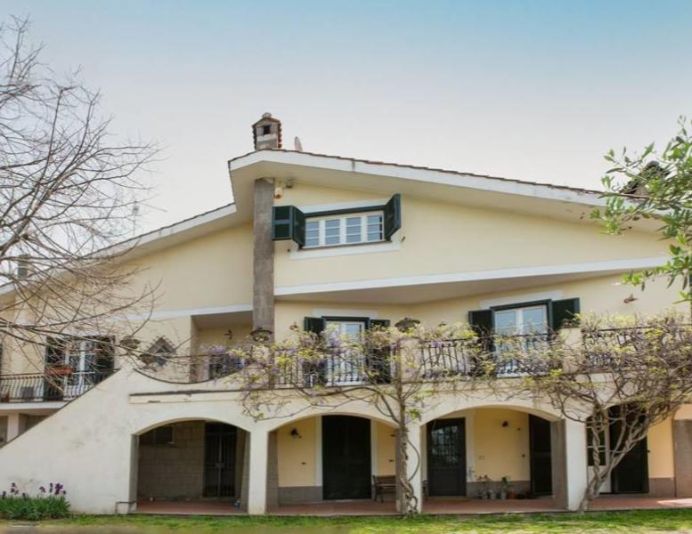 casa indipendente in vendita a Frascati