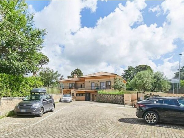 intera palazzina in vendita a Frascati