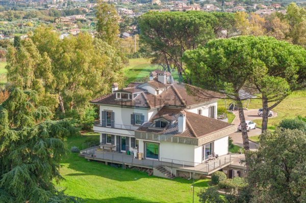 casa indipendente in vendita a Frascati