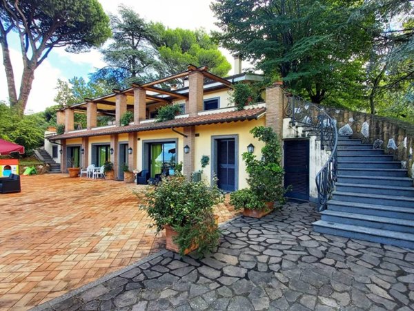 casa indipendente in vendita a Frascati