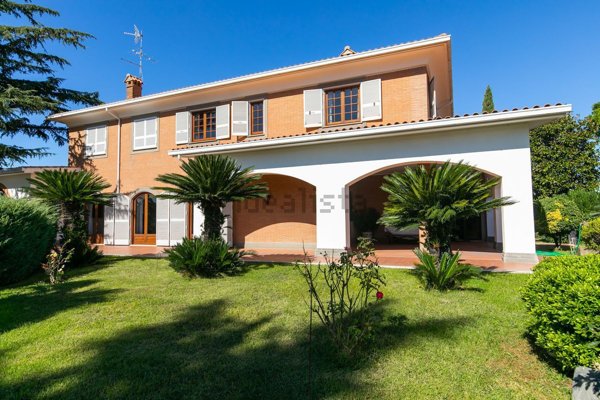 casa indipendente in vendita a Frascati