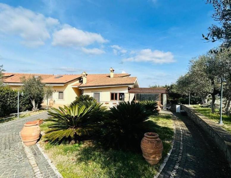 casa indipendente in vendita a Frascati