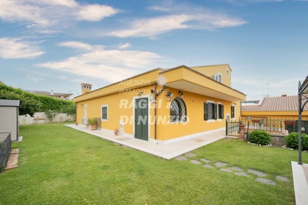 casa indipendente in vendita a Frascati
