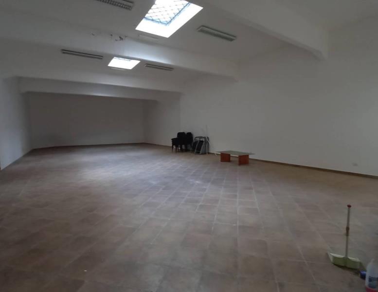 locale commerciale in vendita a Frascati