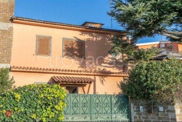 appartamento in vendita a Frascati in zona Cisternole