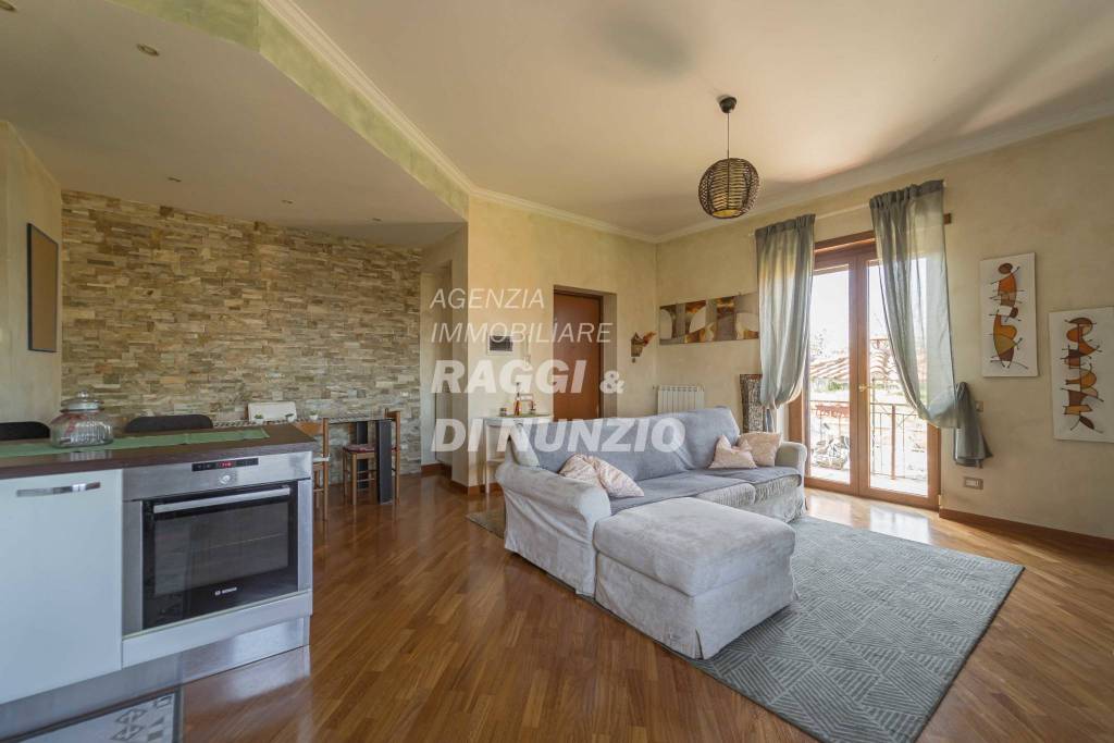 appartamento in vendita a Frascati in zona Cisternole