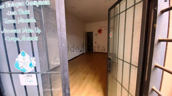 locale commerciale in vendita a Frascati