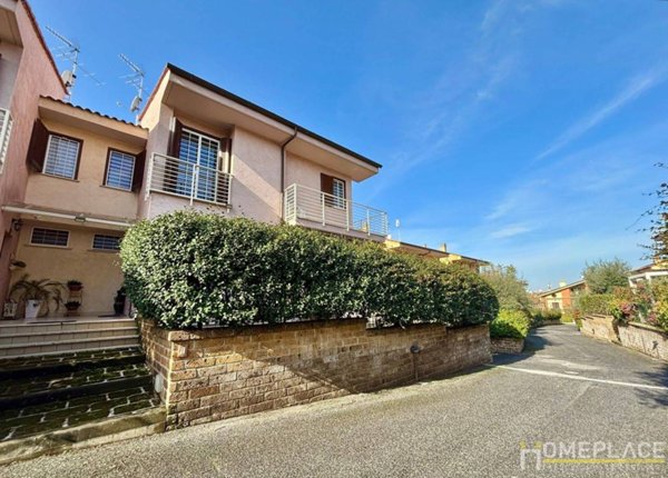 casa indipendente in vendita a Frascati