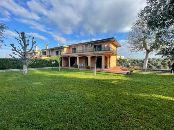 casa indipendente in vendita a Frascati