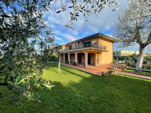 casa indipendente in vendita a Frascati