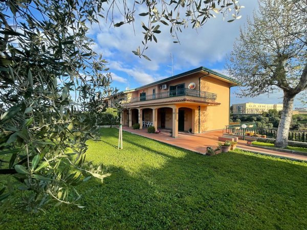 casa indipendente in vendita a Frascati