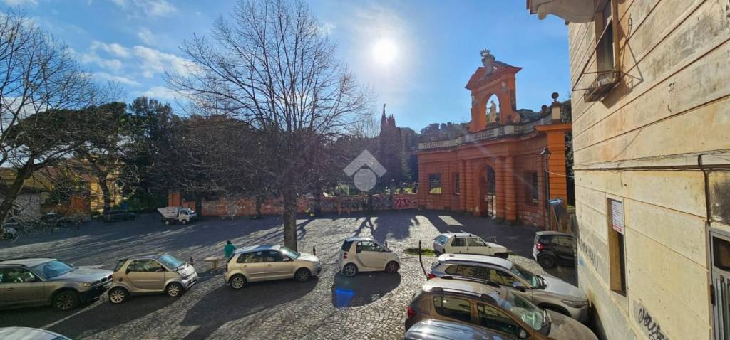 locale commerciale in vendita a Frascati