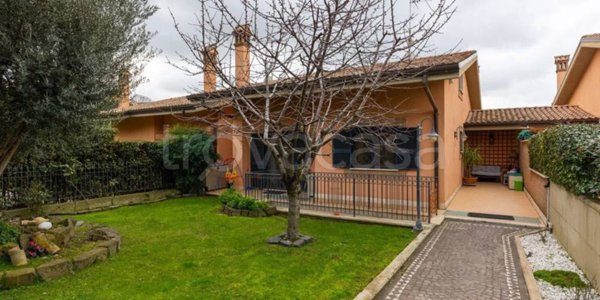 casa indipendente in vendita a Frascati