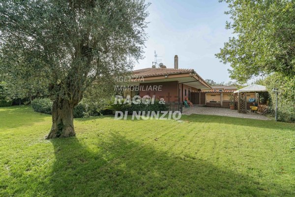 casa indipendente in vendita a Frascati