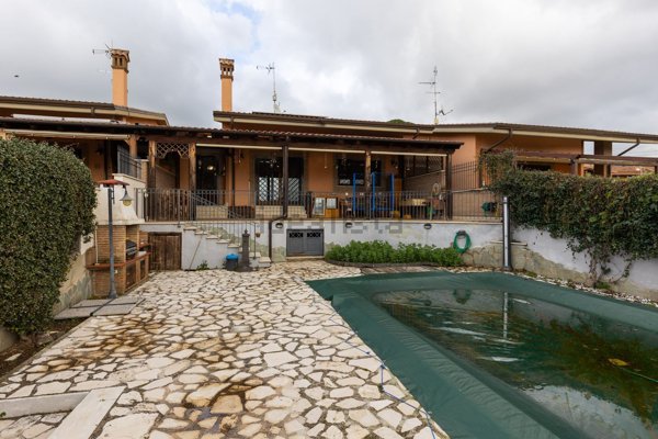 casa indipendente in vendita a Frascati