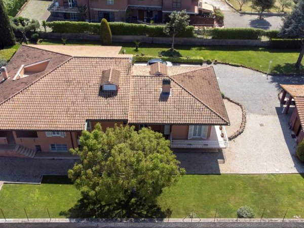casa indipendente in vendita a Frascati