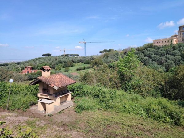 casa indipendente in vendita a Frascati