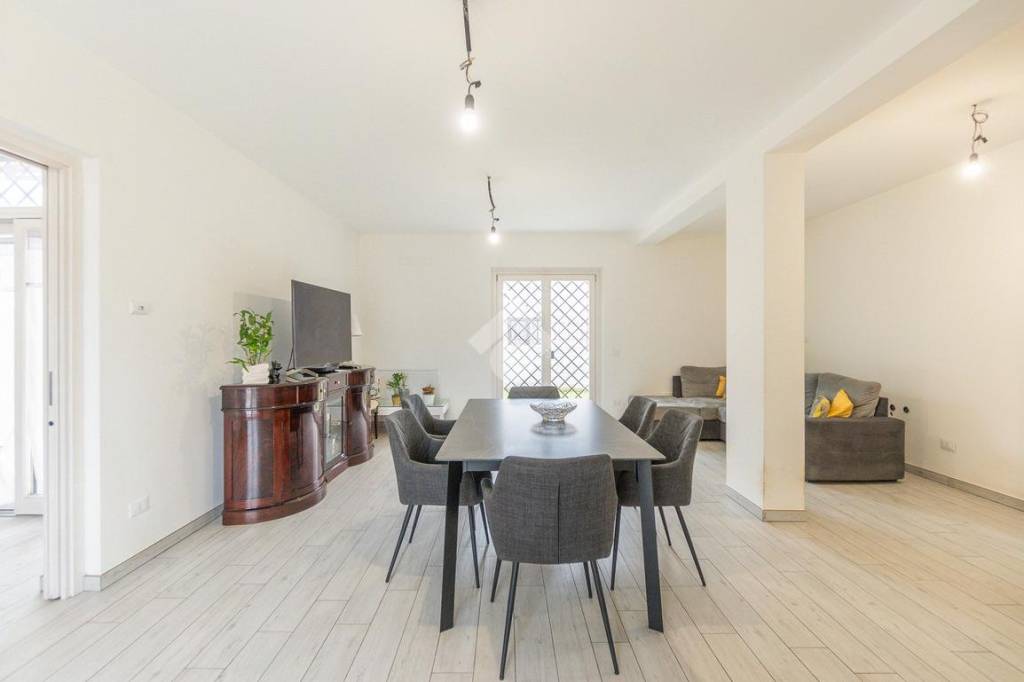 casa indipendente in vendita a Frascati
