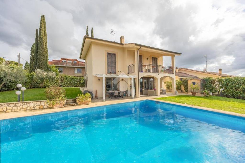 casa indipendente in vendita a Frascati