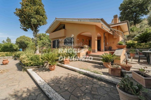 casa indipendente in vendita a Frascati
