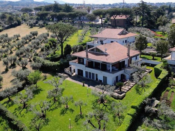 casa indipendente in vendita a Frascati
