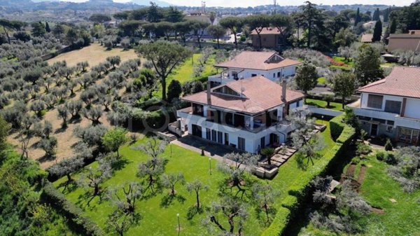 casa indipendente in vendita a Frascati