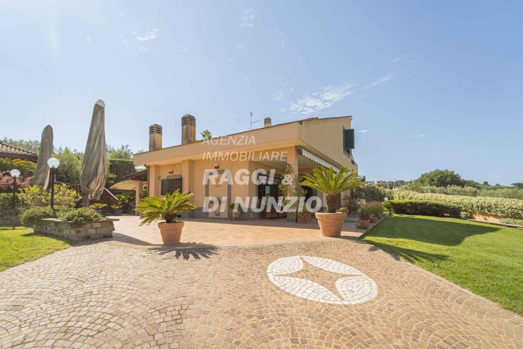 casa indipendente in vendita a Frascati