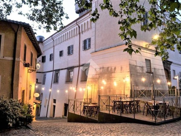negozio in vendita a Frascati