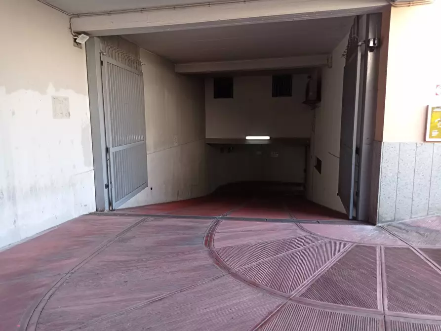locale commerciale in vendita a Frascati