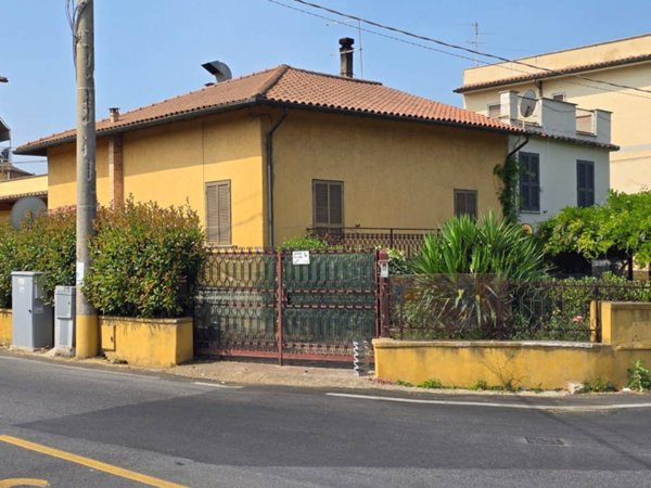 casa indipendente in vendita a Frascati