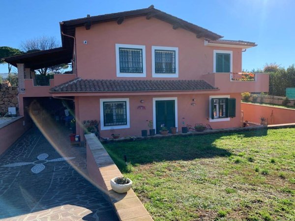 casa indipendente in vendita a Frascati