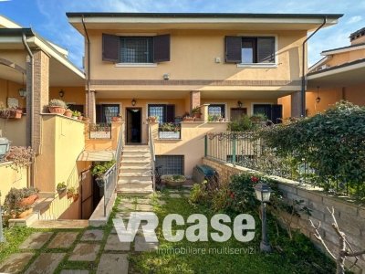casa indipendente in vendita a Frascati