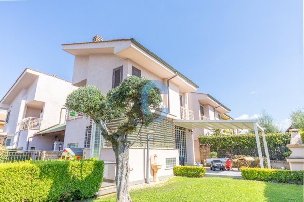 casa indipendente in vendita a Frascati